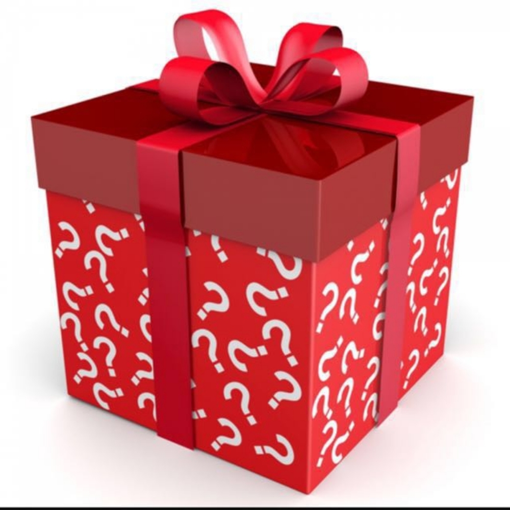 ♥️Free Shipping. Mystery Box Shoes 4/5 Pair